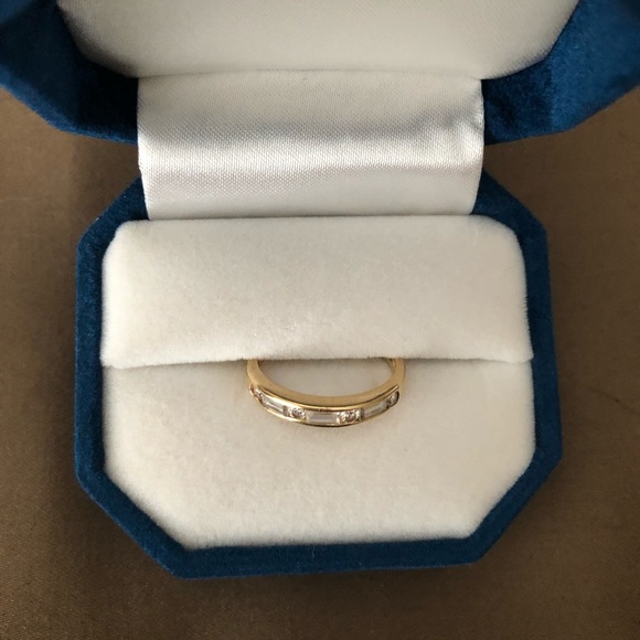 Jewelry - 10k Yellow Gold Band